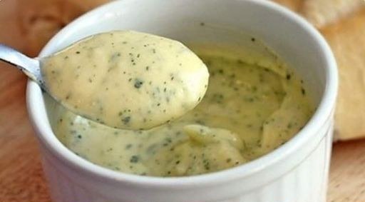 Descubre el Secreto para Hacer la Mejor Salsa de Ajo Casera en Tiempo Récord.