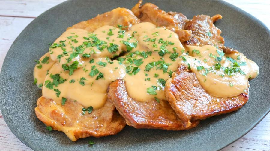 Filetes de Cerdo en Salsa de Cebolla. Tan fácil como económico.