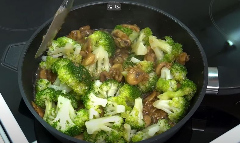 ¡El Brócoli nunca se había Preparado tan delicioso! Brócoli con champiñones al ajillo COLI