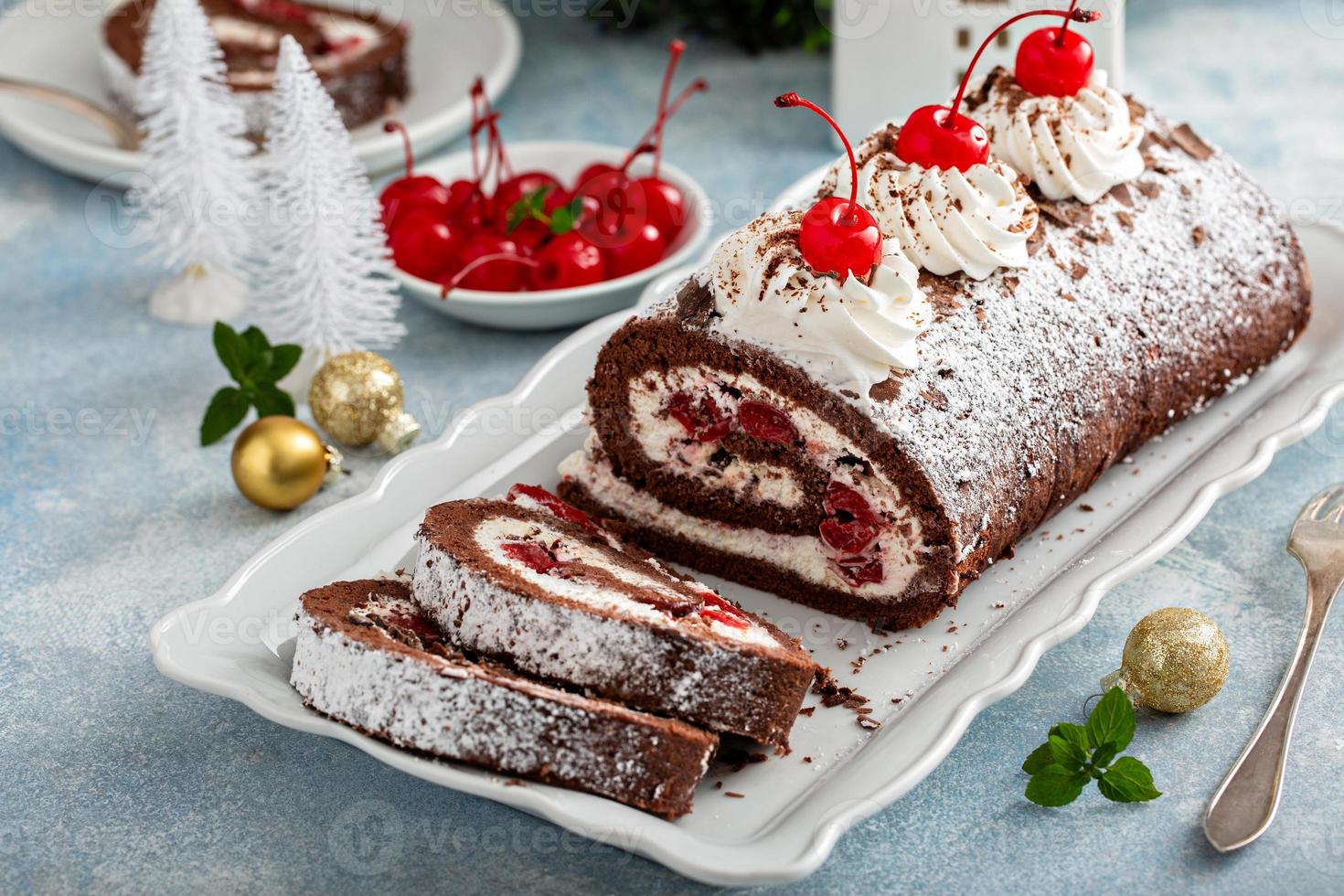 🍫🎂 Brazo de Gitano Selva Negra: El Postre Elegante que Encantará a Todos 🍒✨