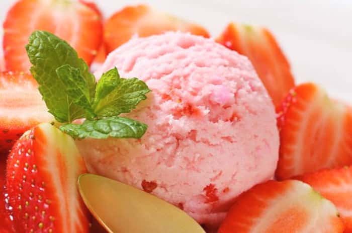 Helado de Fresa Casero Súper Cremoso en 7 Pasos!