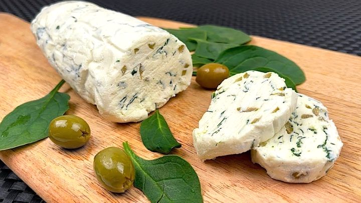  Delicia Casera: Queso Cremoso con Espinacas y Aceitunas 🫒