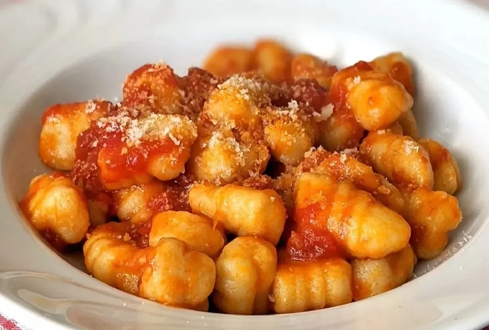 🧡 Ñoquis de Harina de Maíz con Salsa Casera 🍅💰