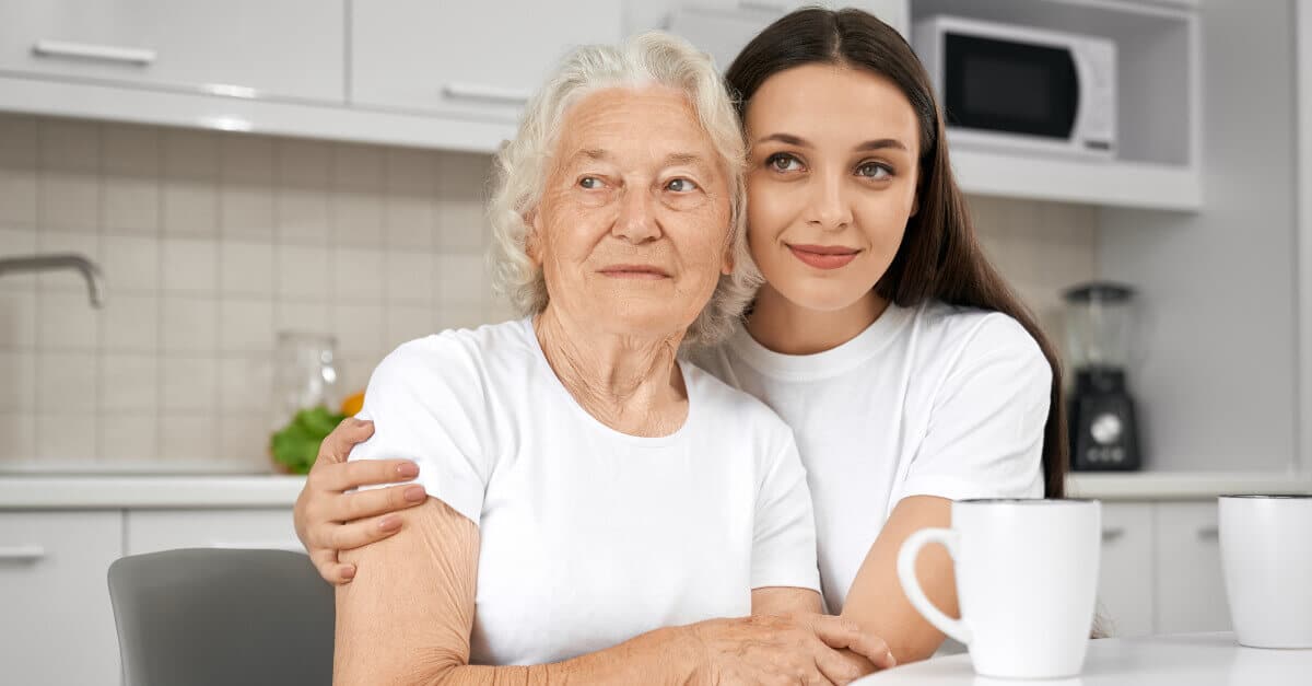 🏡👵👴 ¿Con Quién Deberían Vivir las Personas Mayores Después de los 70 Años?