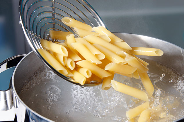 8-errores-al-cocinar-pasta-que-debes-evitar-cometer-ERRORES-PASTA