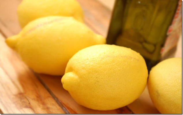 Cáscaras de Limón en Aceite: Una preparación milenaria limon y aceite de oliva articulaciones