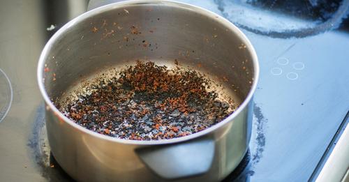 Cómo Limpiar una Olla quemada con Refresco de Cola y Bicarbonato..... como-limpiar-una-olla-quemada-con-refresco-de-cola-y-bicarbonato-SALTEN-QUEMADO