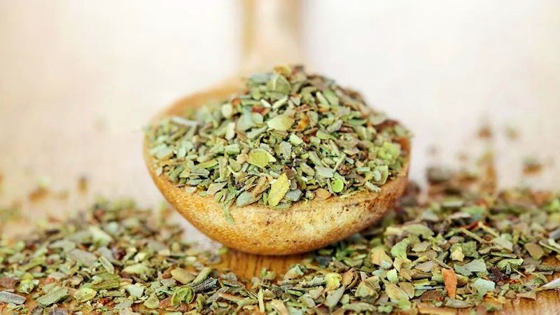 La razón por la que deberías poner recipientes con orégano en tu cocina la-razon-por-la-que-deberias-poner-recipientes-con-oregano-en-tu-cocina-OREGANOS-COLOCAR