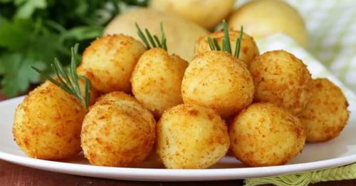 paso-a-paso-para-preparar-la-popular-receta-de-las-bombas-de-papa-y-quesof09f988b-BOLA-DE-PAPA