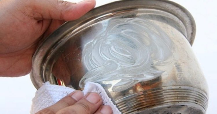 sabes-como-devolverle-el-brillo-a-tus-ollas-viejas-aca-el-truco-olla1
